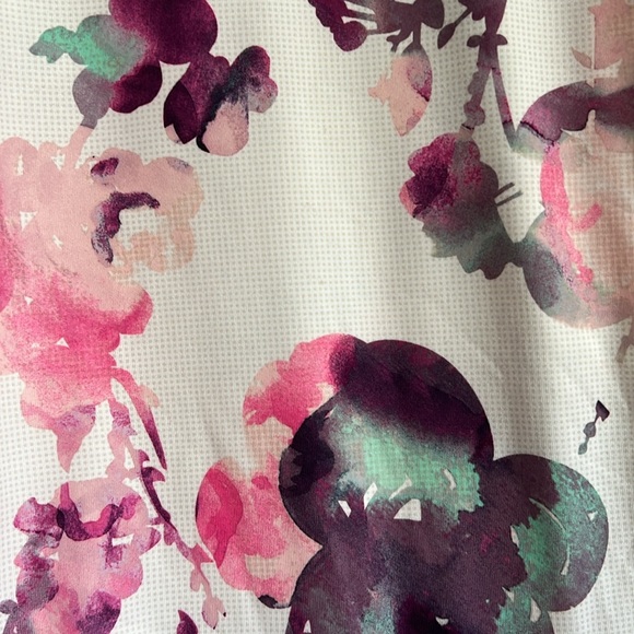 Lululemon sleeves top. - Picture 3 of 9